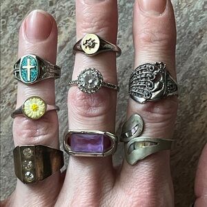 (8) Assorted Vintage And Modern Rings